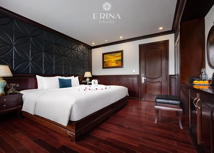 Dora Cruise Hạ Long