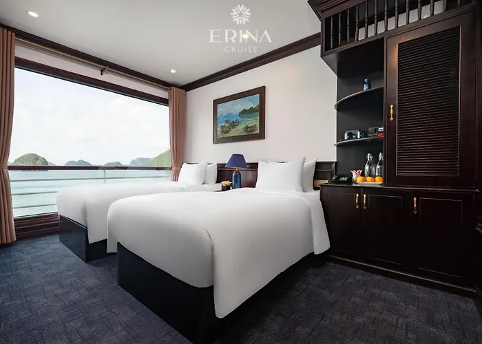 Dora Cruise Hạ Long